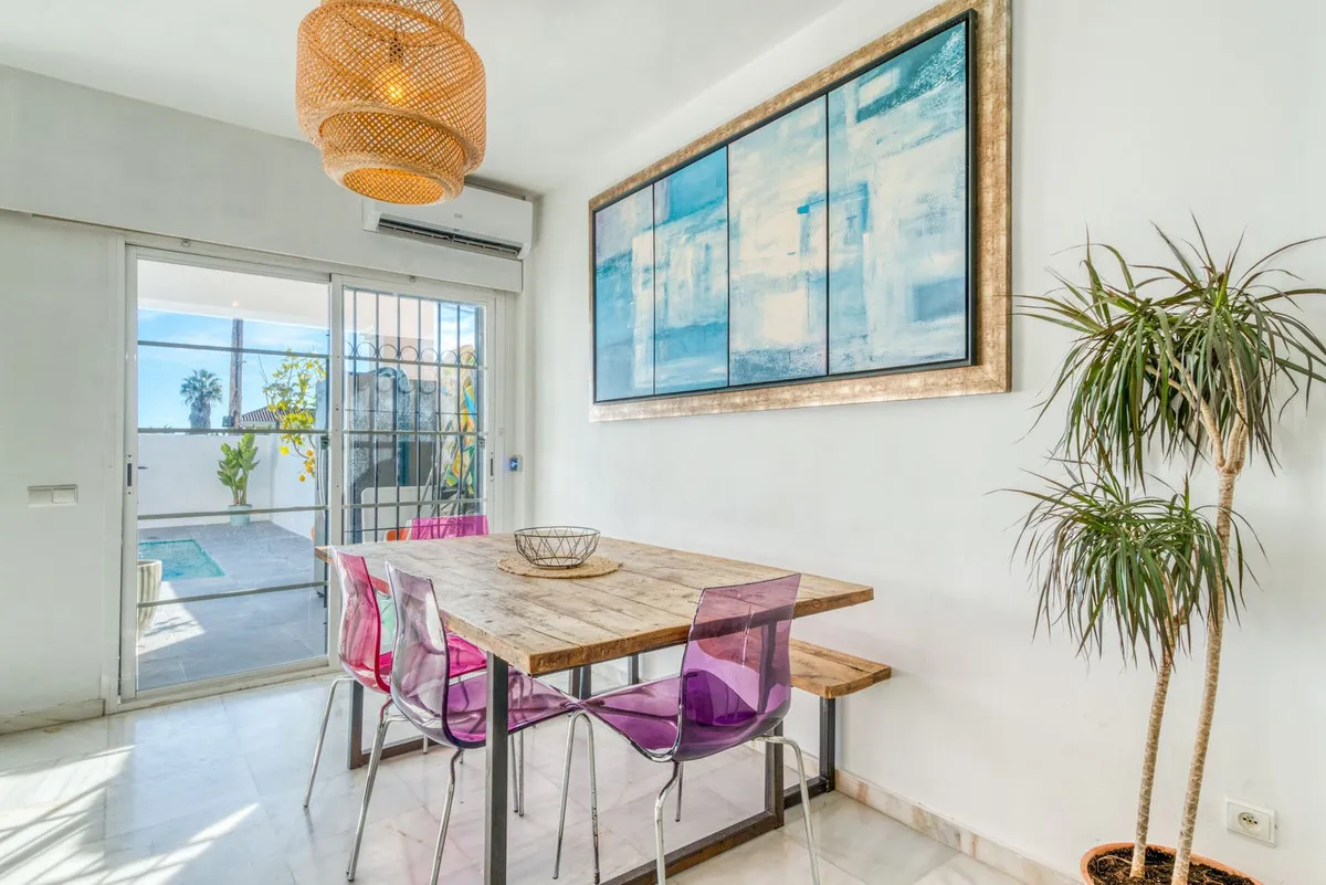 Villa de 4 dormitorios en venta en New Golden Mile