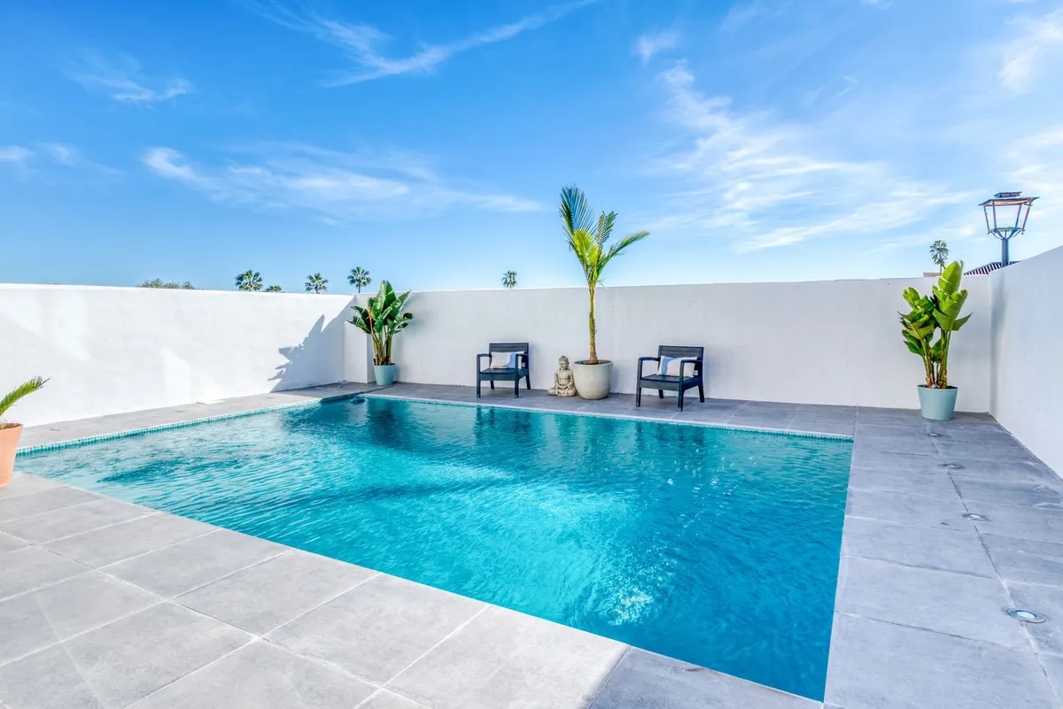 Villa de 4 dormitorios en venta en New Golden Mile