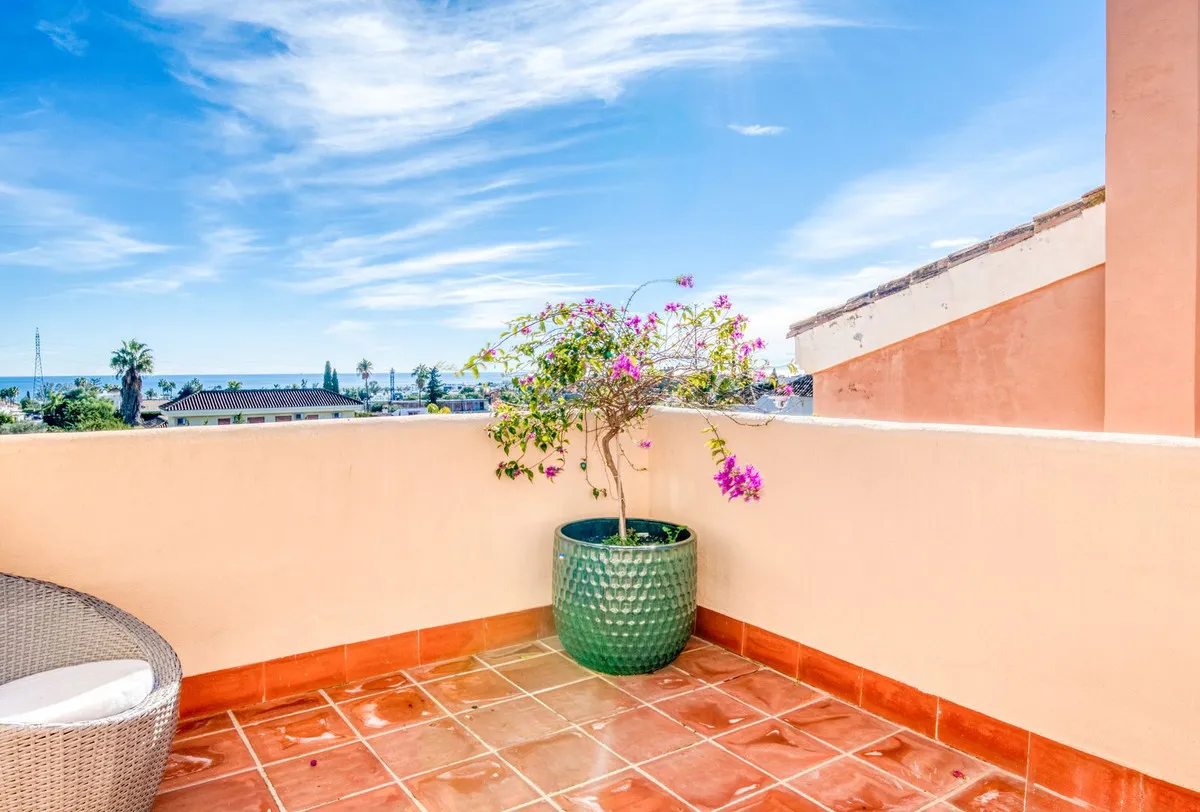 Villa de 4 dormitorios en venta en New Golden Mile