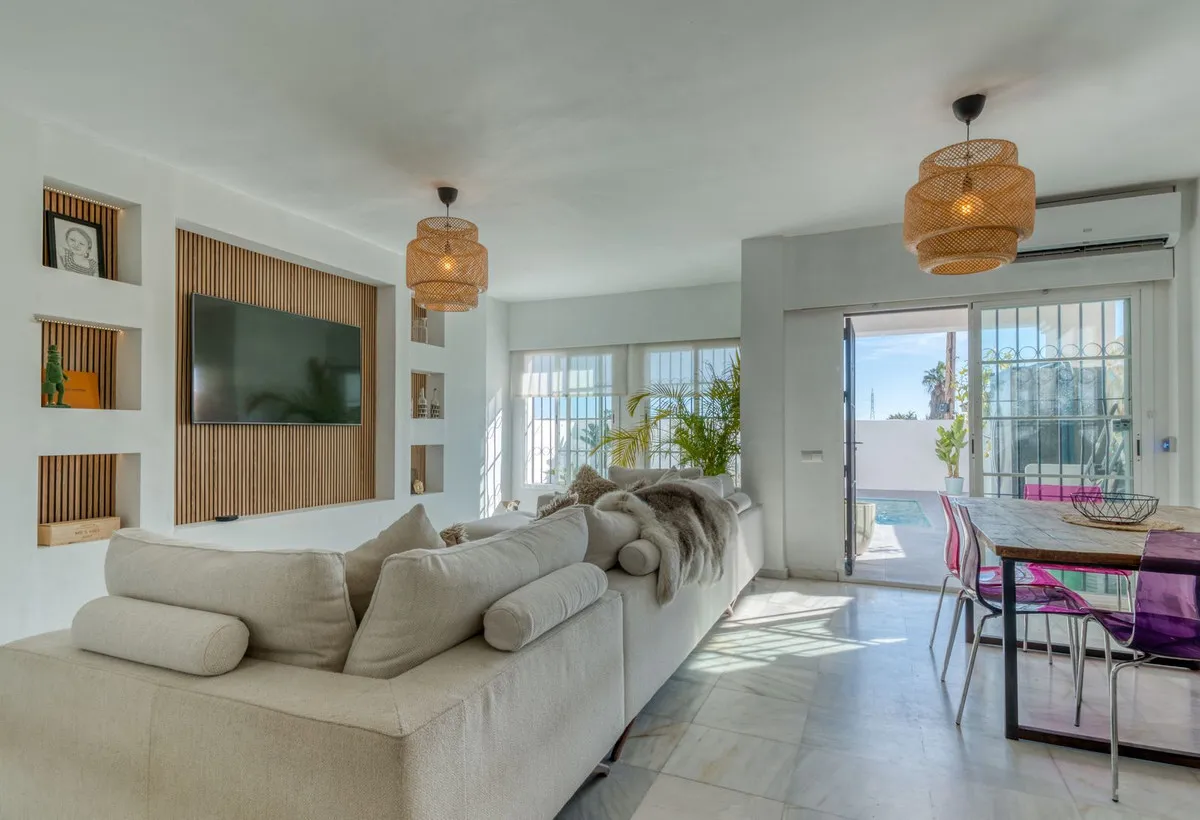 Villa de 4 dormitorios en venta en New Golden Mile