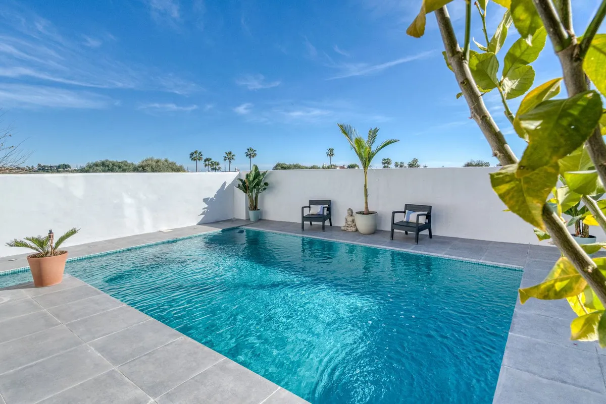 Villa de 4 dormitorios en venta en New Golden Mile