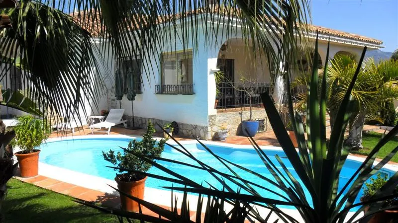 Nueva Andalucia villa for sale