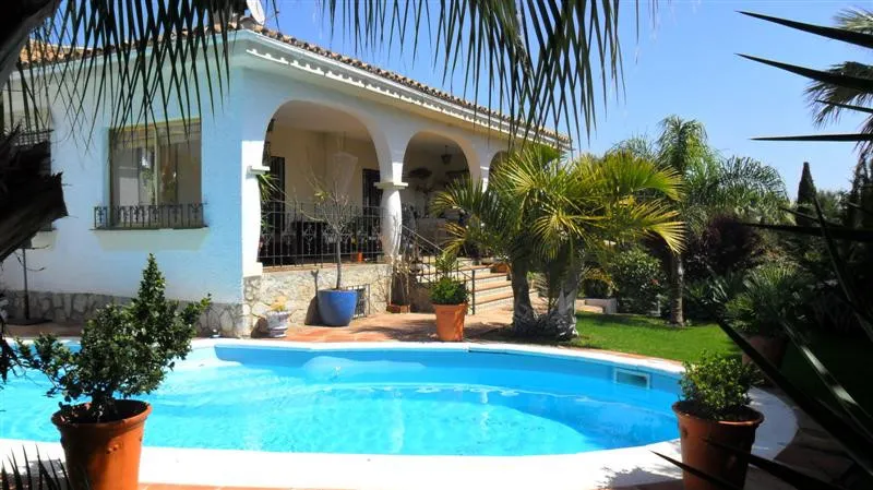 Nueva Andalucia villa for sale