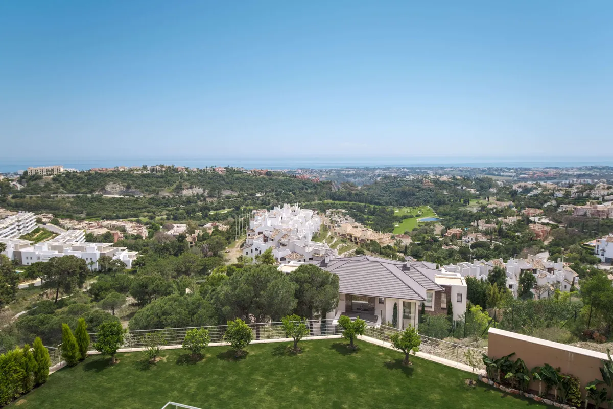 For sale Benahavis villa with 12 bedrooms