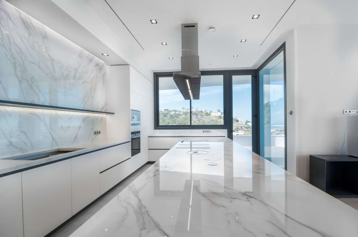 For sale Benahavis villa with 12 bedrooms