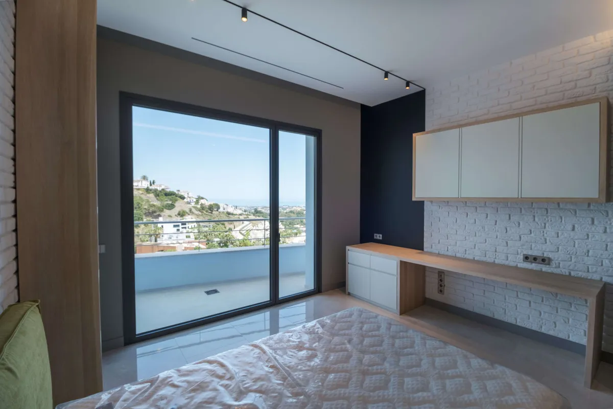 For sale Benahavis villa with 12 bedrooms