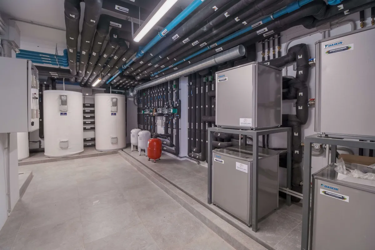 For sale Benahavis villa with 12 bedrooms