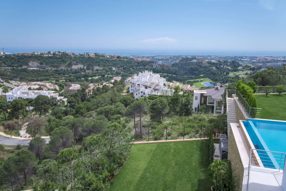For sale Benahavis villa with 12 bedrooms