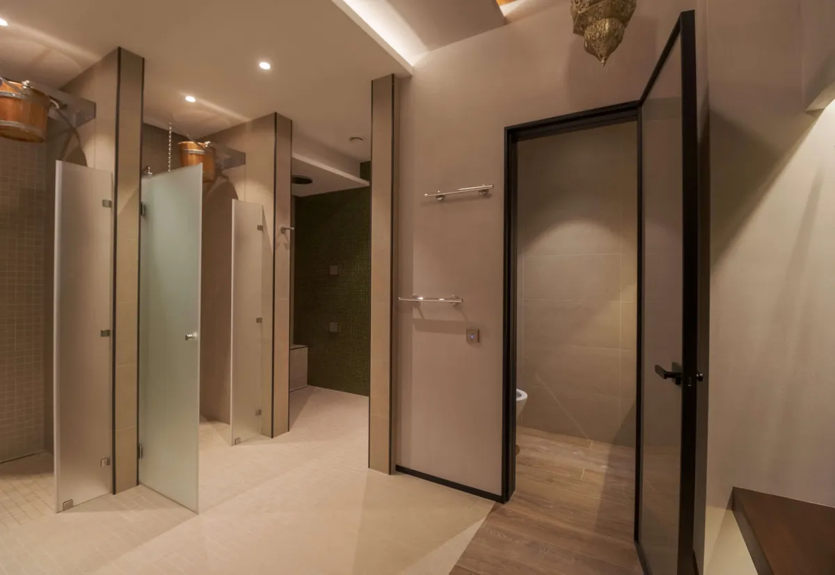 For sale Benahavis villa with 12 bedrooms