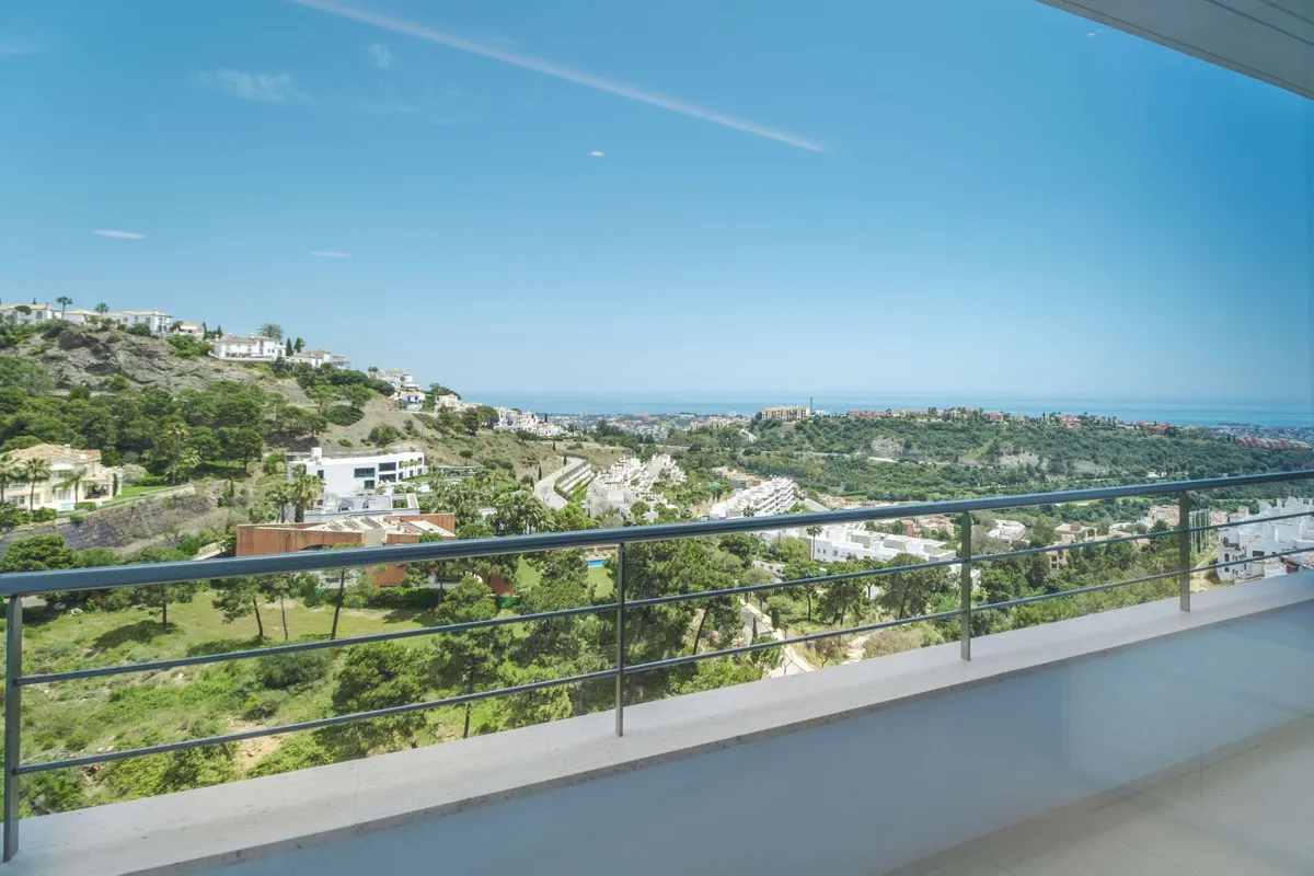 For sale Benahavis villa with 12 bedrooms