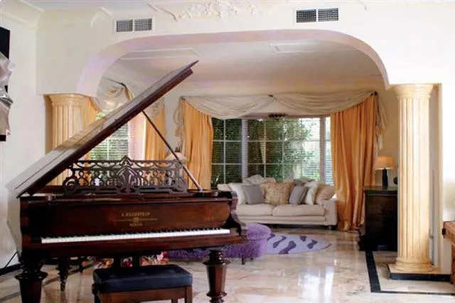 8 bedrooms villa in La Quinta for sale