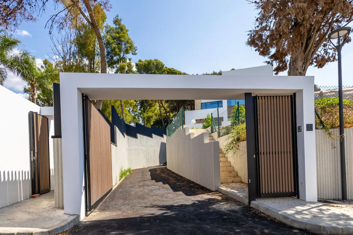 Villa a la venta con 4 dormitorios en Marbella Golden Mile