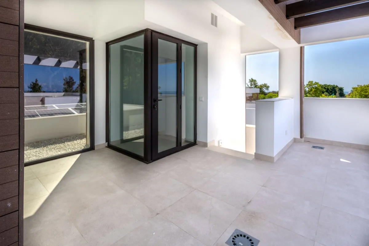 Villa a la venta con 4 dormitorios en Marbella Golden Mile