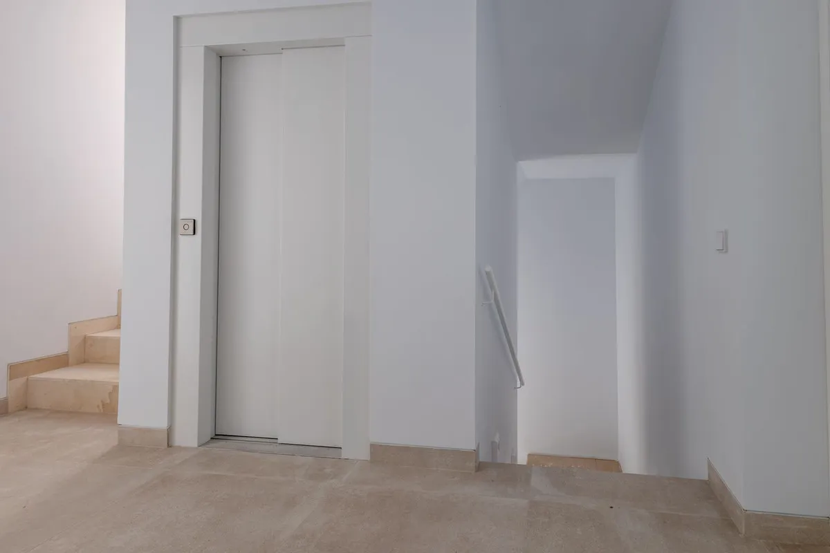 Villa a la venta con 4 dormitorios en Marbella Golden Mile