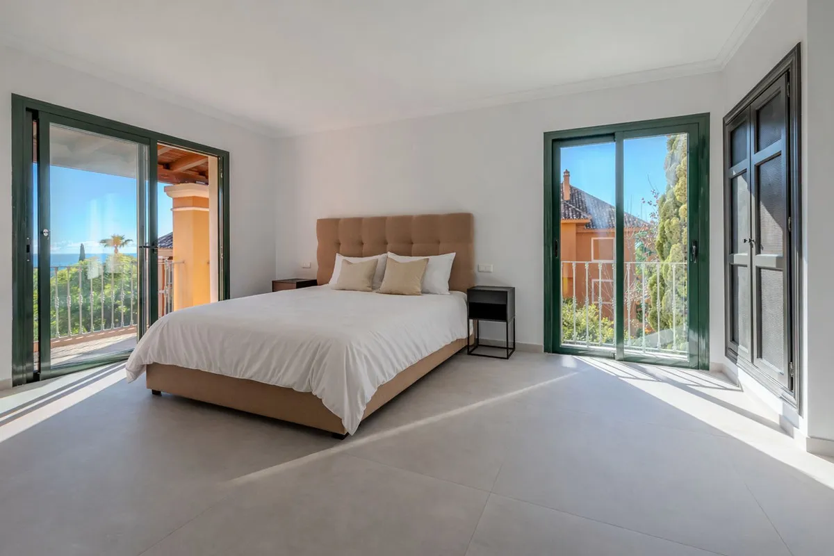 Apartamento con 3 dormitorios en venta en Monte Halcones