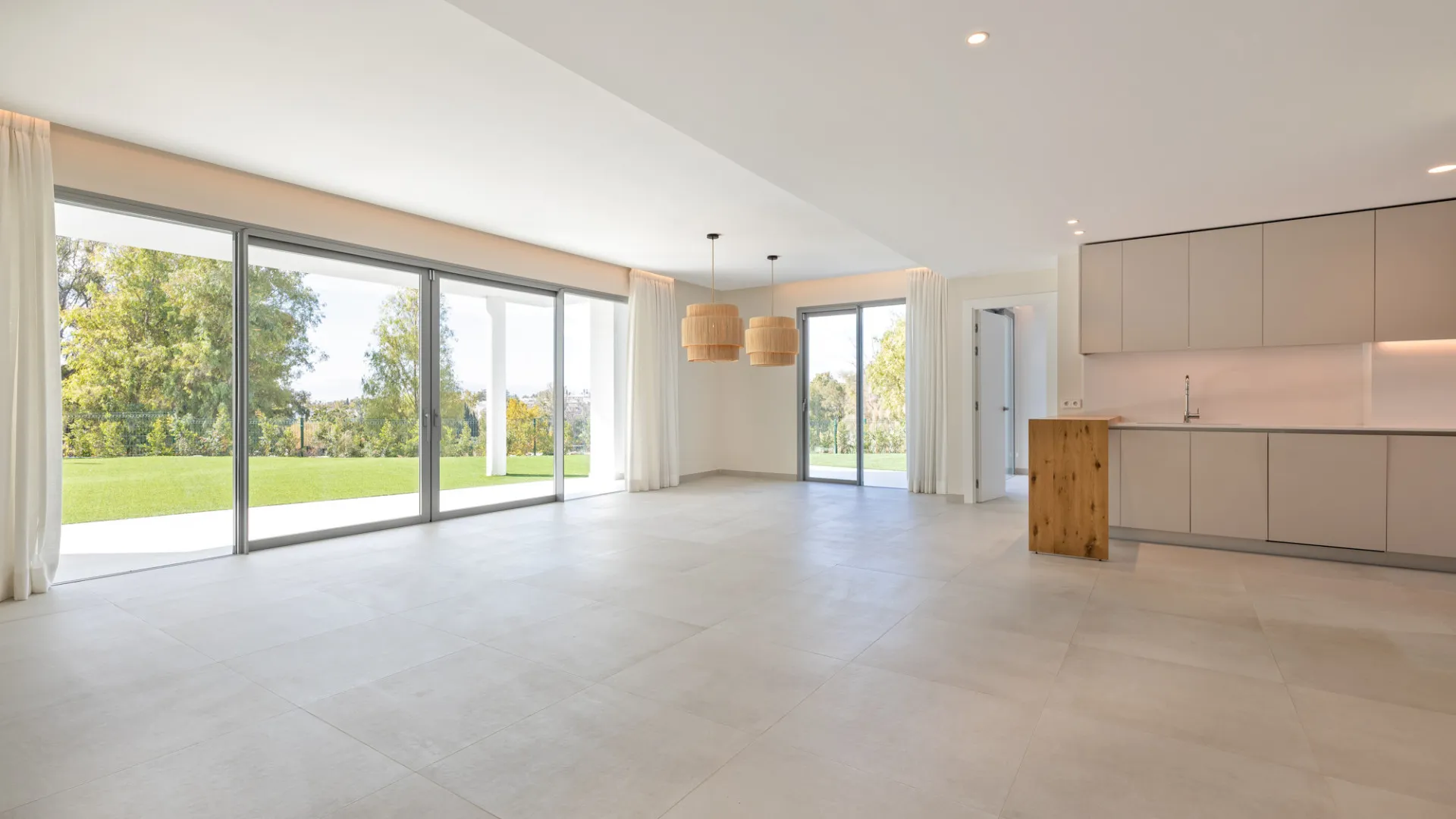 San Pedro de Alcantara, pareado a la venta de 4 dormitorios