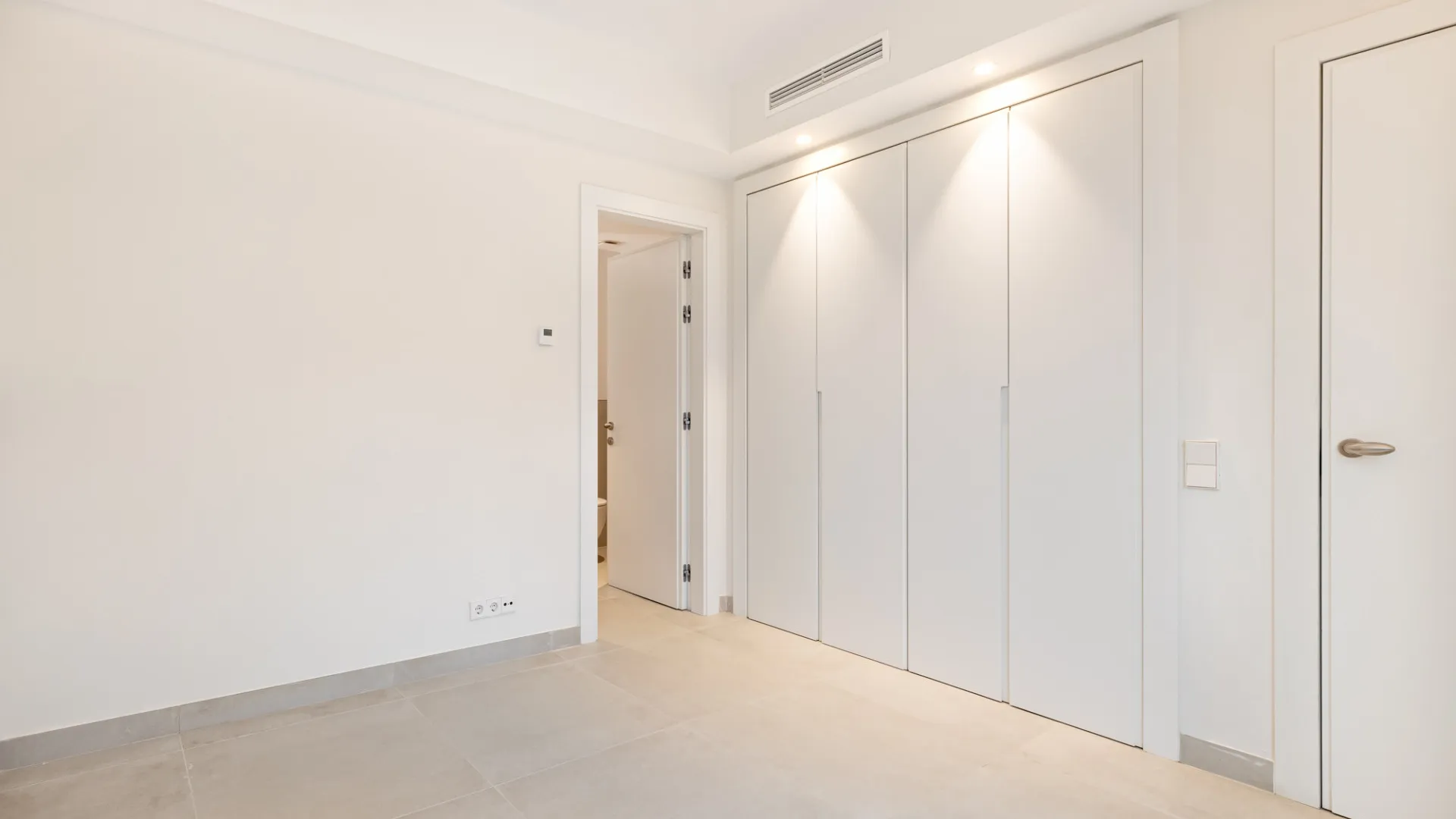 San Pedro de Alcantara, pareado a la venta de 4 dormitorios