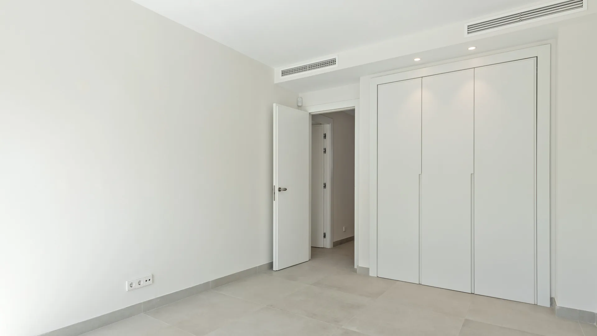 San Pedro de Alcantara, pareado a la venta de 4 dormitorios
