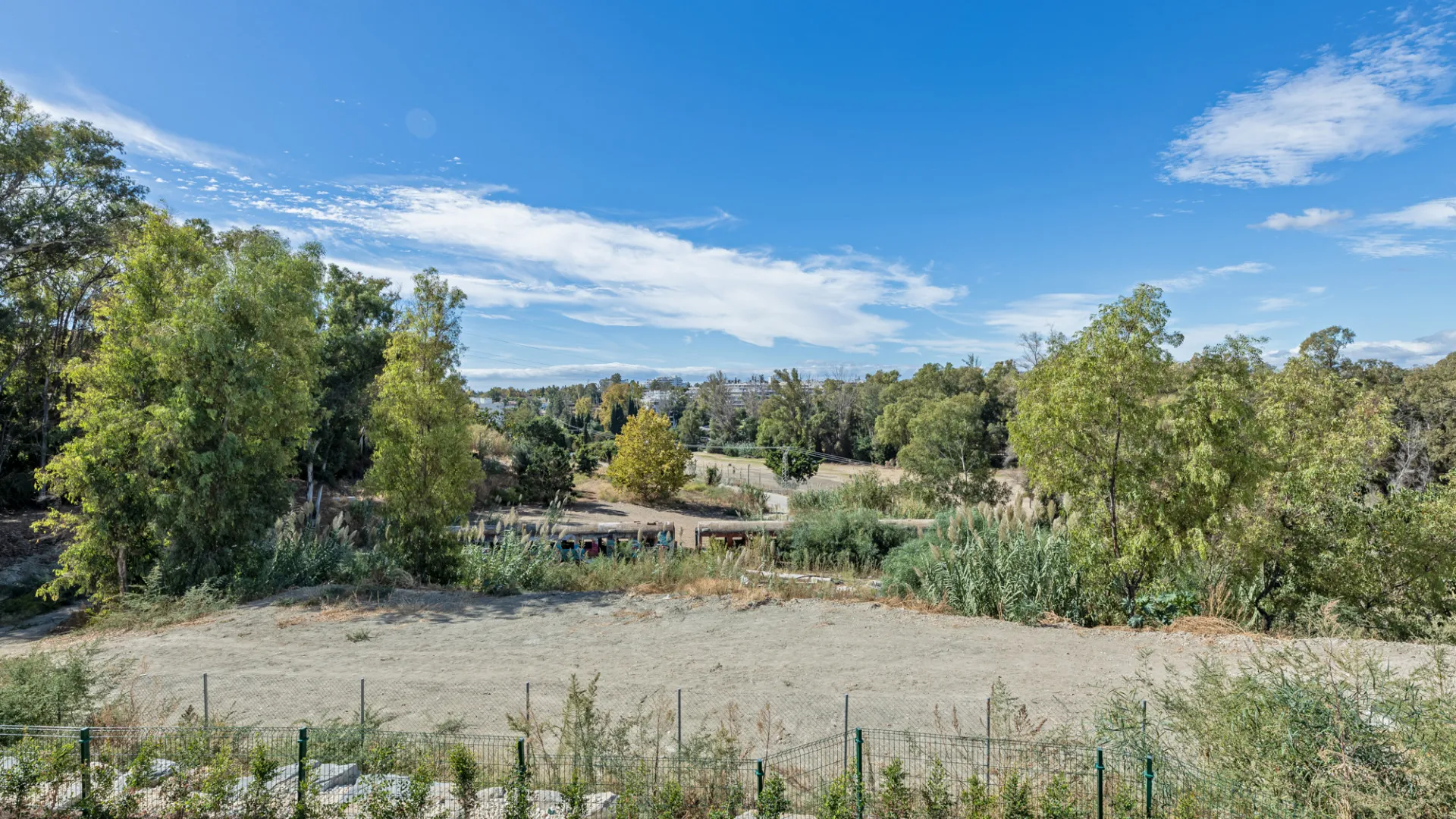 San Pedro de Alcantara, pareado a la venta de 4 dormitorios