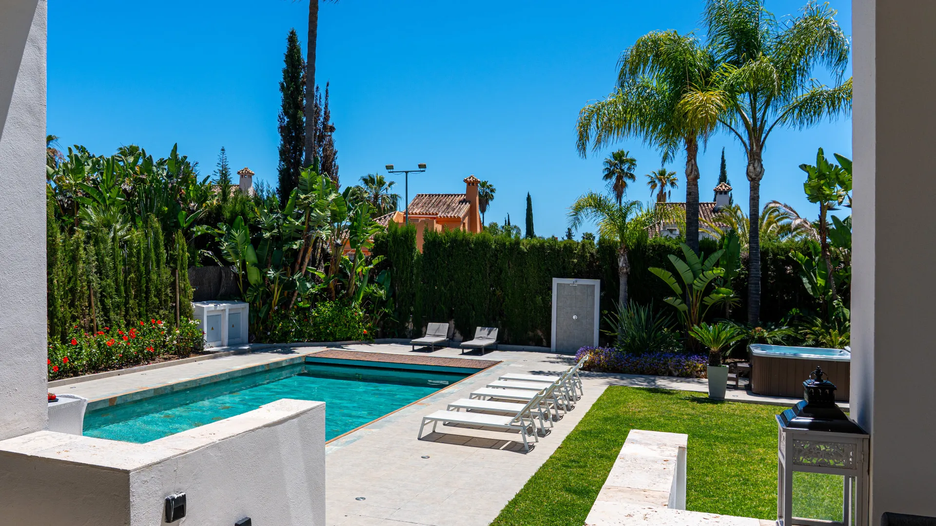 For sale Nueva Andalucia 6 bedrooms villa