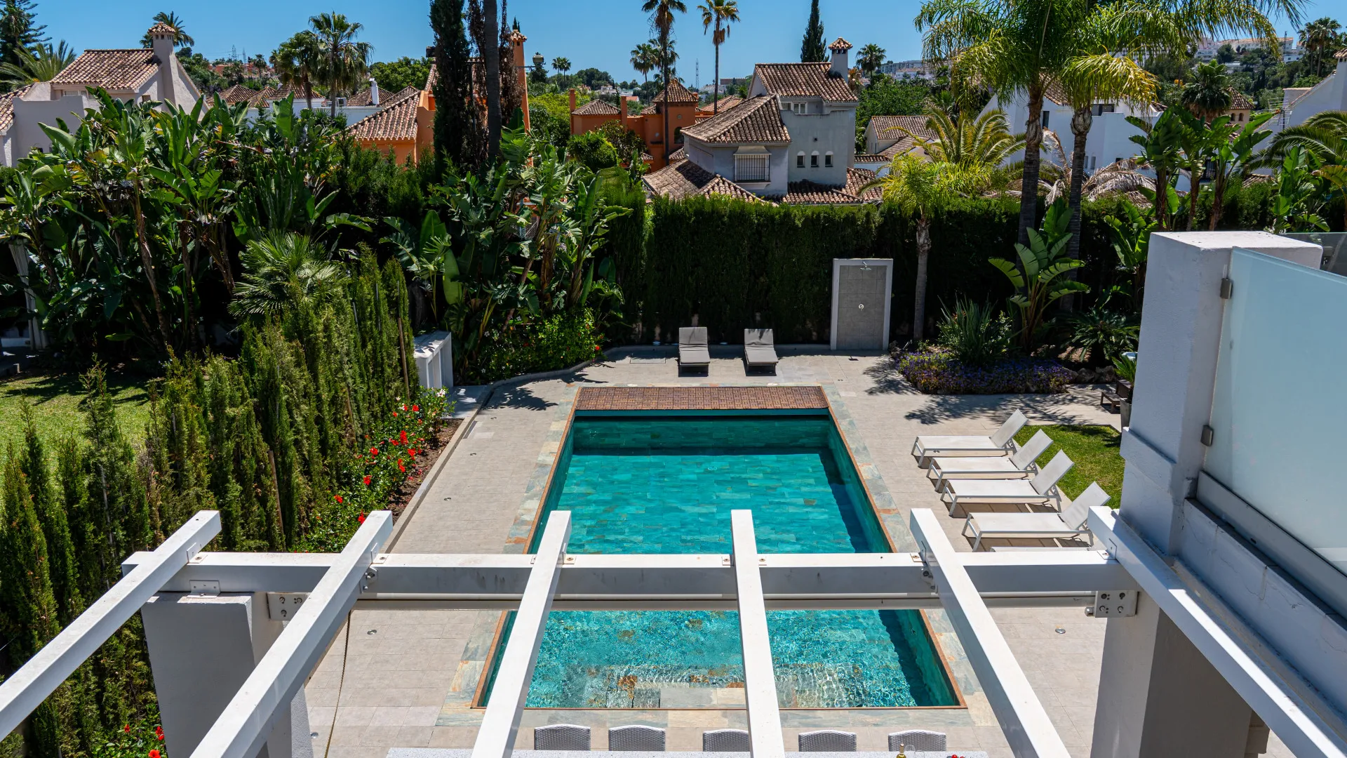 For sale Nueva Andalucia 6 bedrooms villa