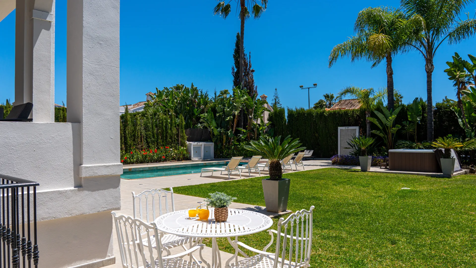 For sale Nueva Andalucia 6 bedrooms villa