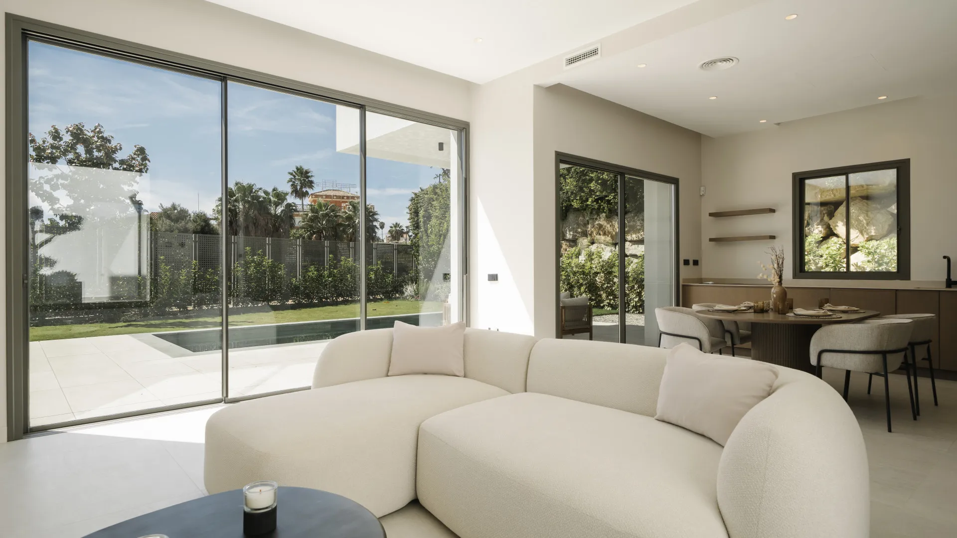 For sale villa in Estepona with 4 bedrooms