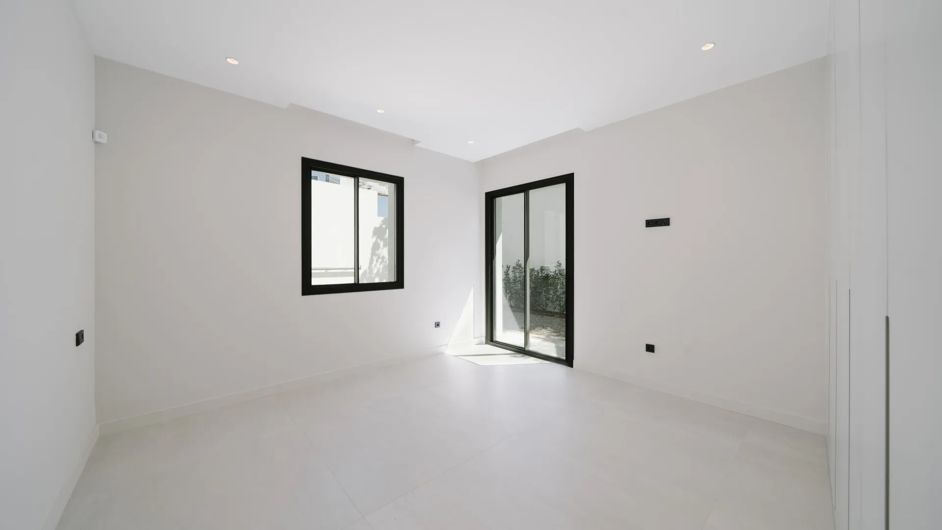 For sale villa in Estepona with 4 bedrooms