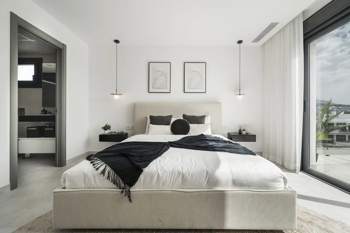 For sale penthouse in Estepona with 3 bedrooms