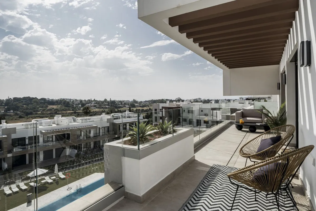 For sale penthouse in Estepona with 3 bedrooms