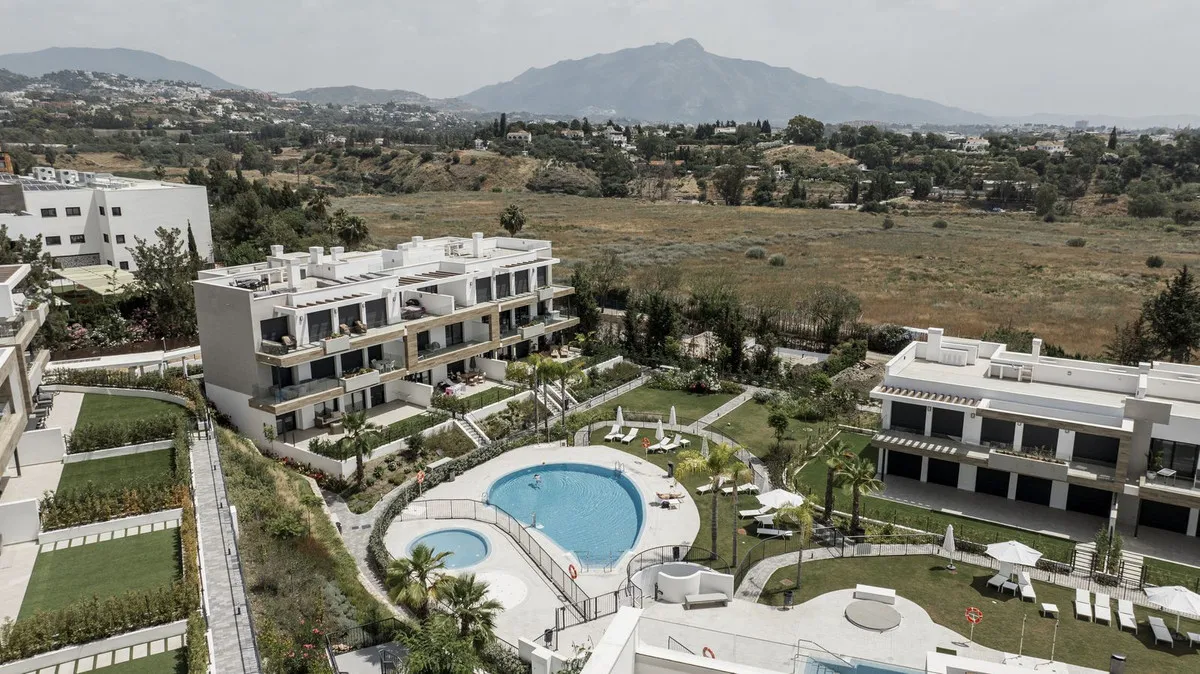 For sale penthouse in Estepona with 3 bedrooms