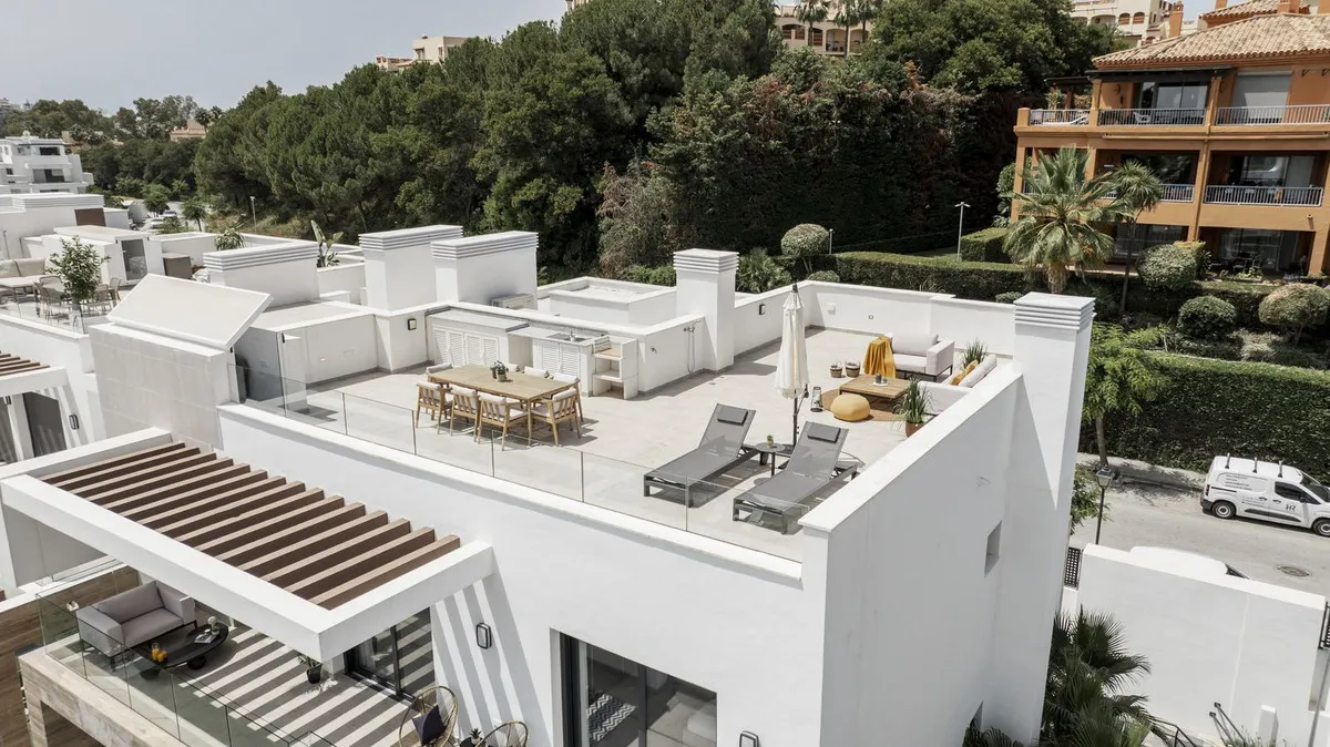 For sale penthouse in Estepona with 3 bedrooms