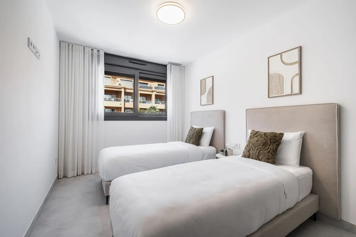 For sale penthouse in Estepona with 3 bedrooms