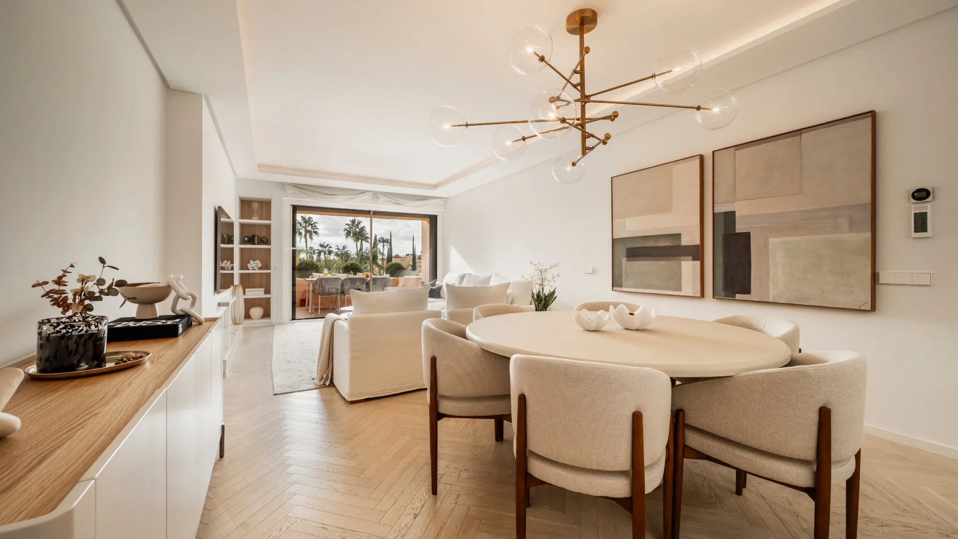 Duplex penthouse with 3 bedrooms for sale in Benahavis