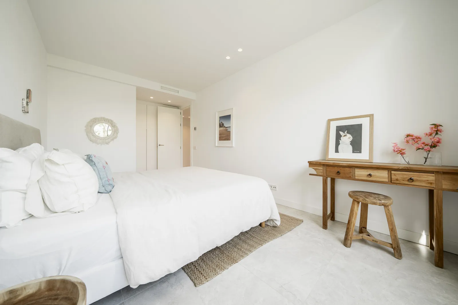 Buy Marbella ground floor apartment with 4 bedrooms