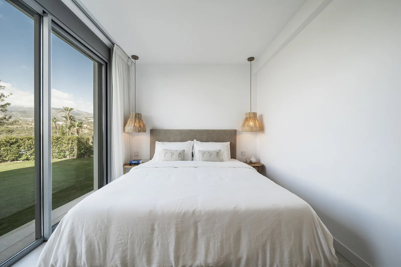 Buy Marbella ground floor apartment with 4 bedrooms