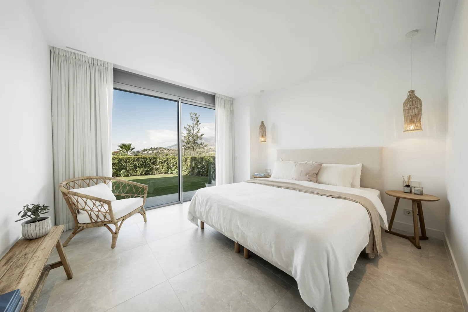 Buy Marbella ground floor apartment with 4 bedrooms