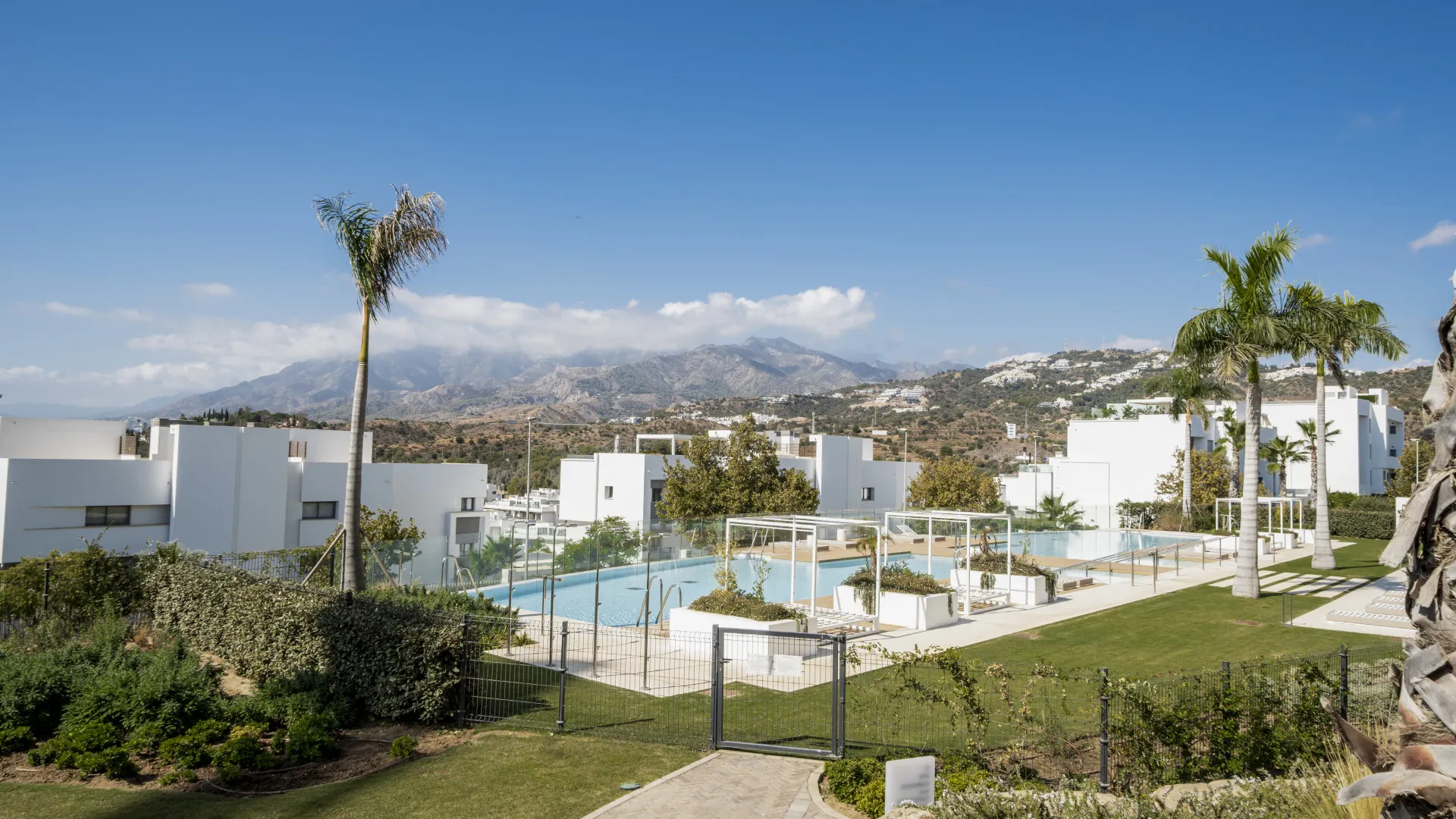 Buy Marbella ground floor apartment with 4 bedrooms