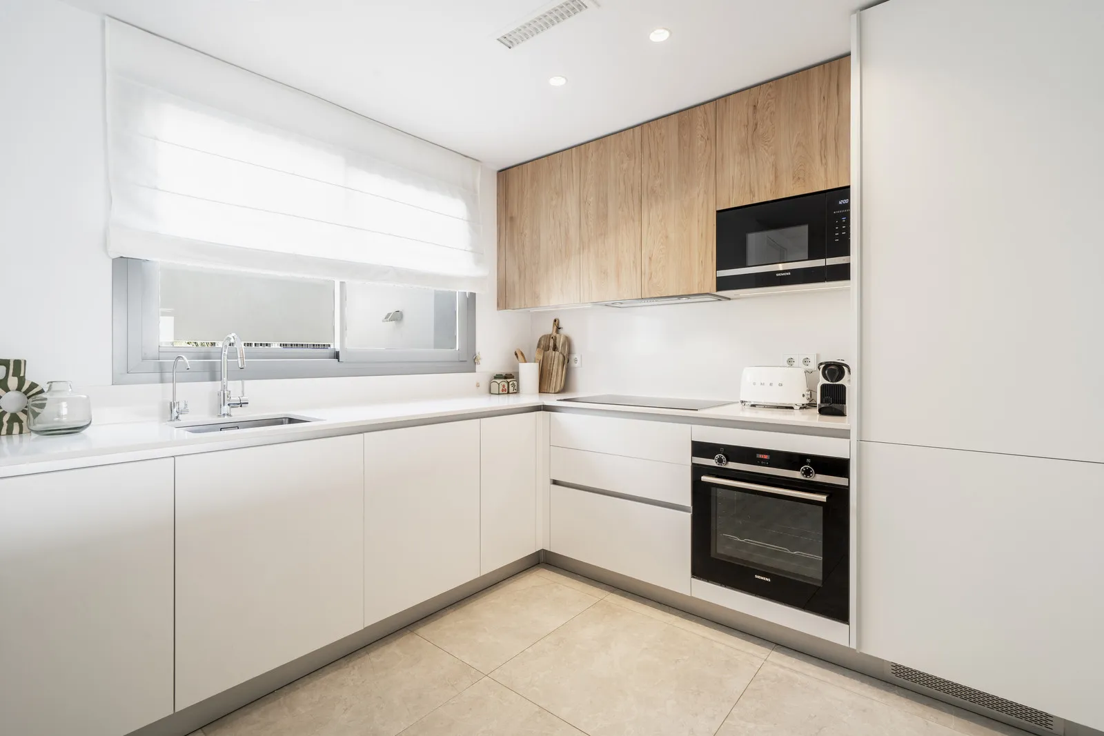 Buy Marbella ground floor apartment with 4 bedrooms