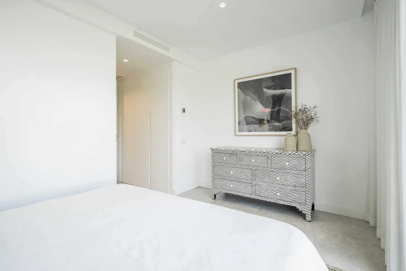 Buy Marbella ground floor apartment with 4 bedrooms