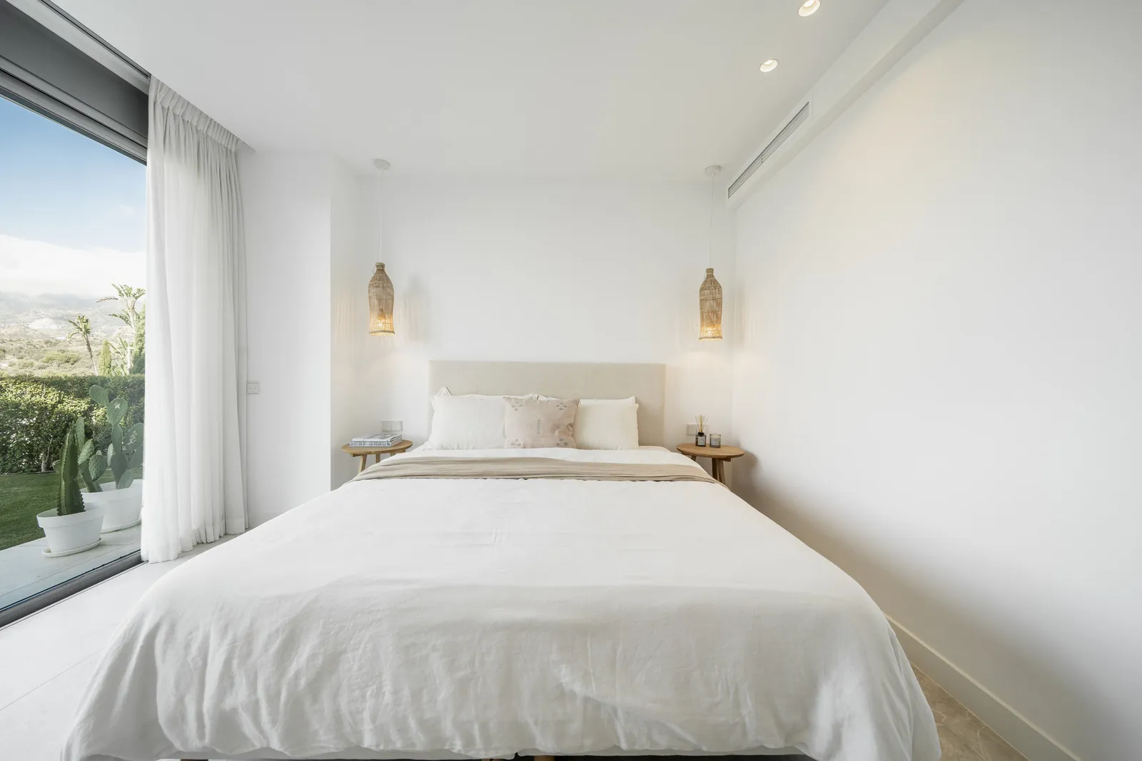 Buy Marbella ground floor apartment with 4 bedrooms