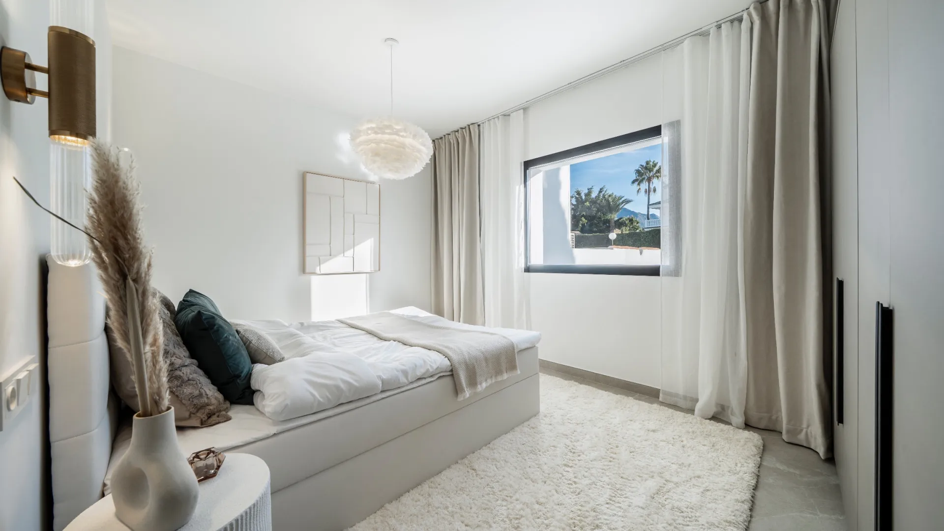 Town house for sale in Nueva Andalucia