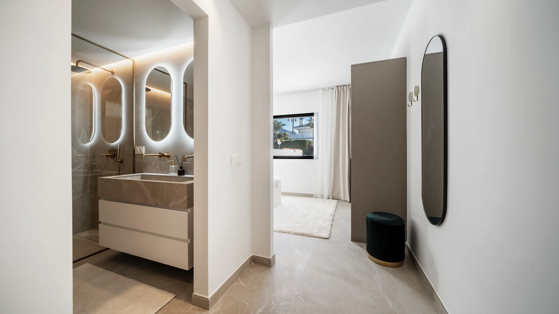 Town house for sale in Nueva Andalucia