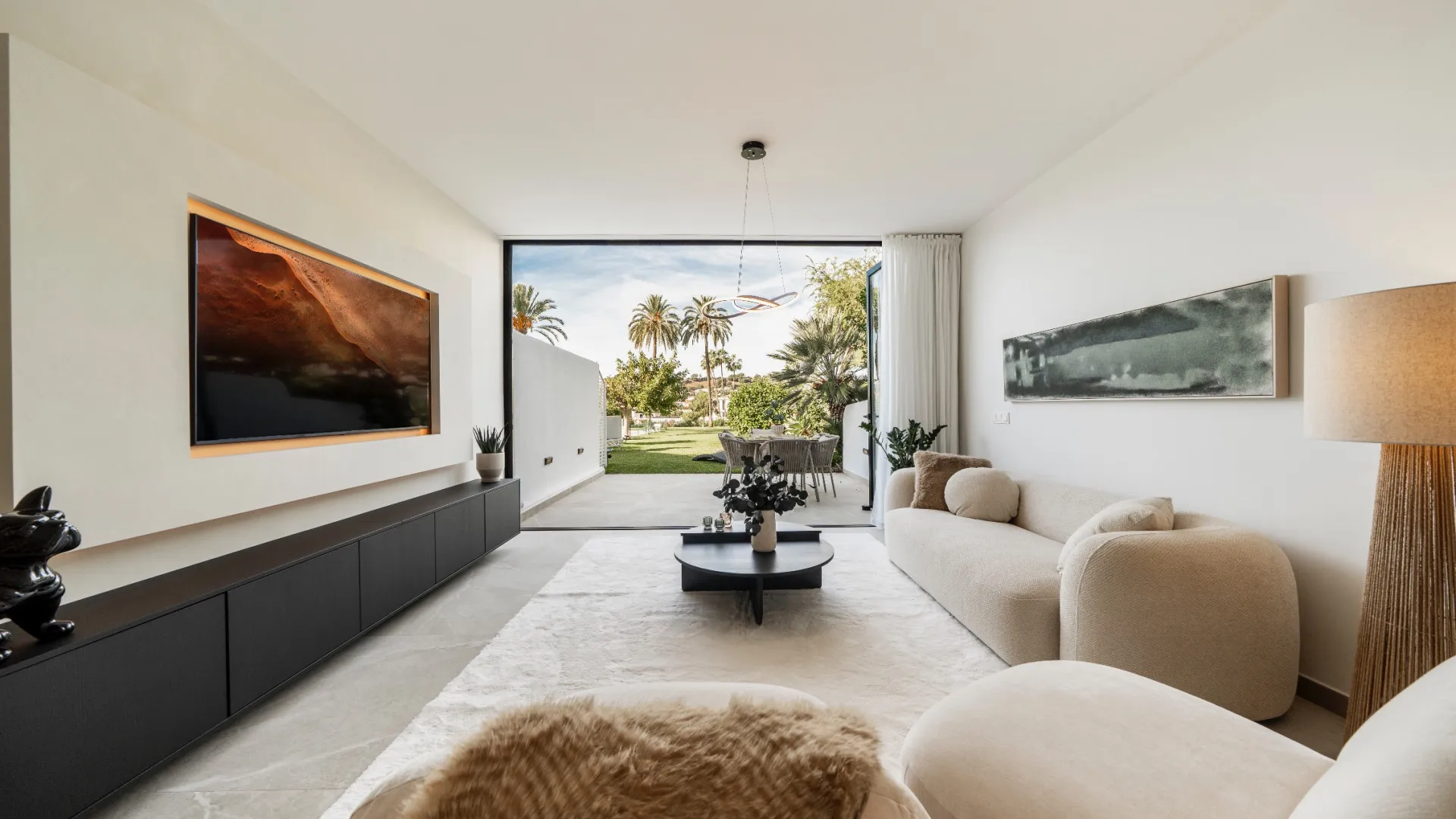 Town house for sale in Nueva Andalucia