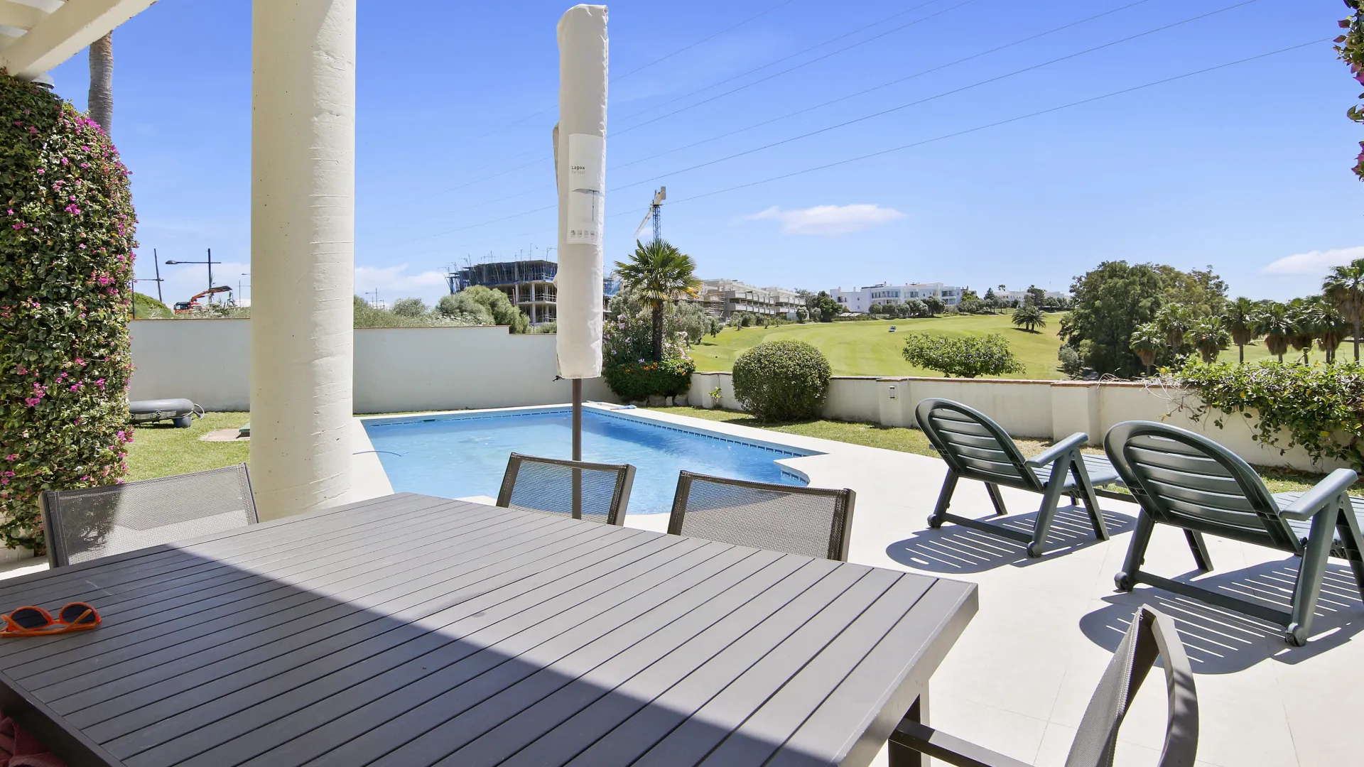 Buy Estepona Golf 3 bedrooms villa