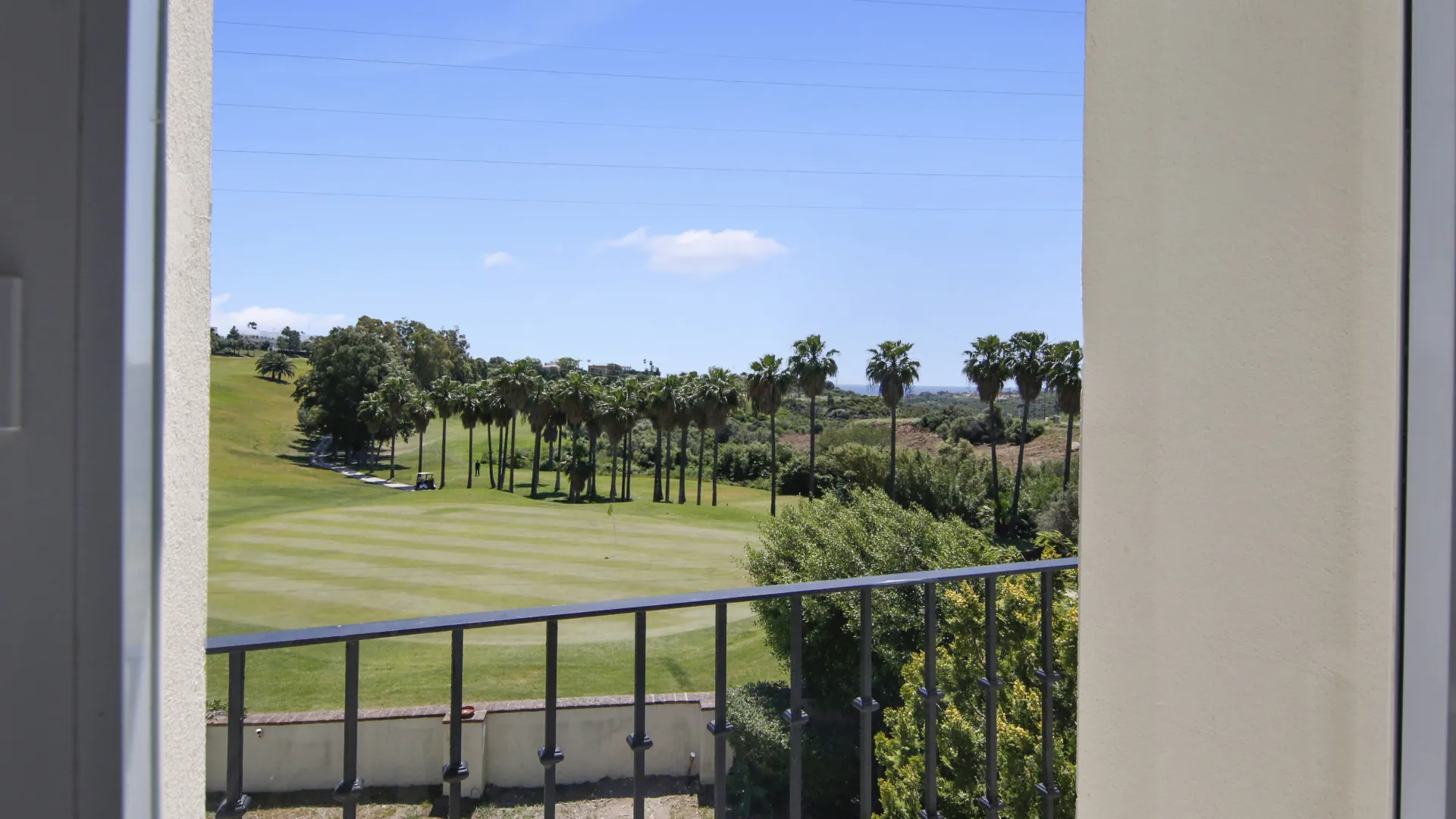 Buy Estepona Golf 3 bedrooms villa