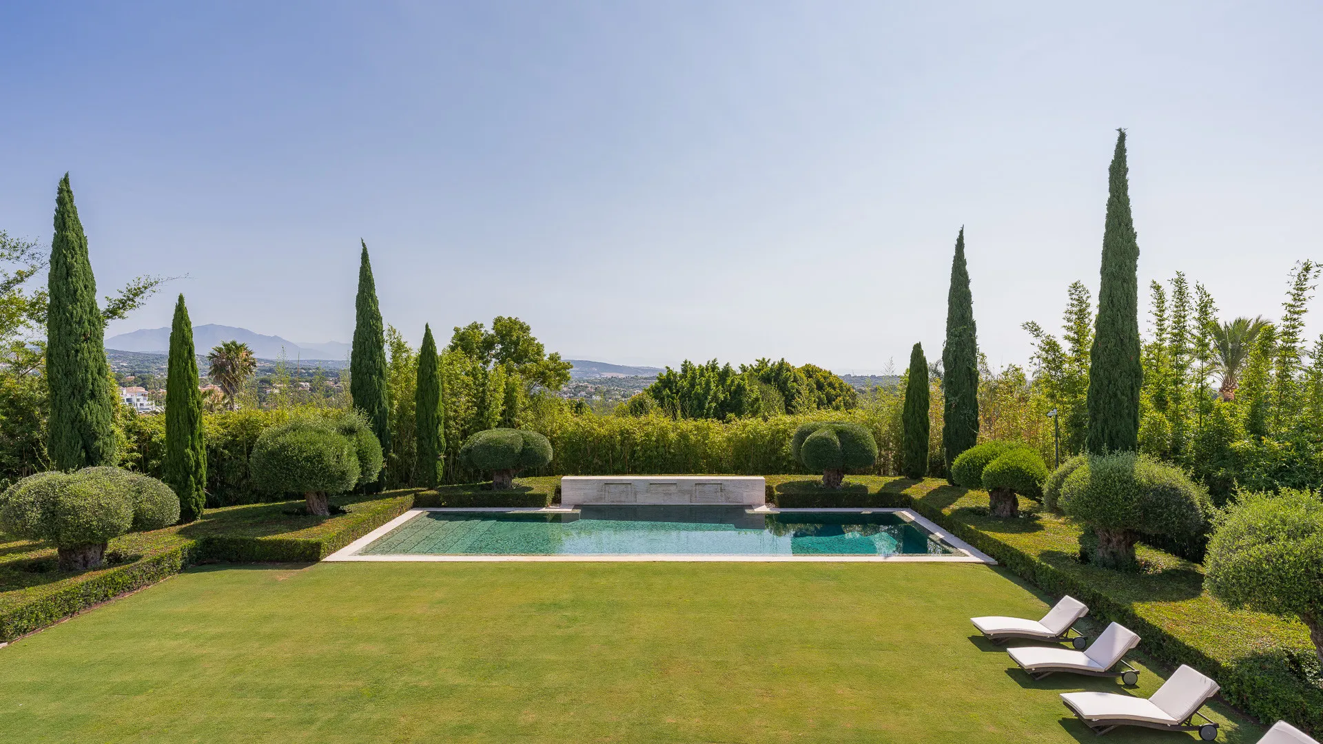 Villa for sale in Sotogrande with 6 bedrooms