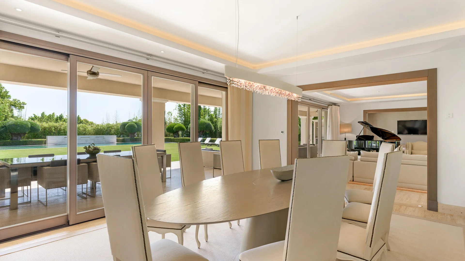 Villa for sale in Sotogrande with 6 bedrooms