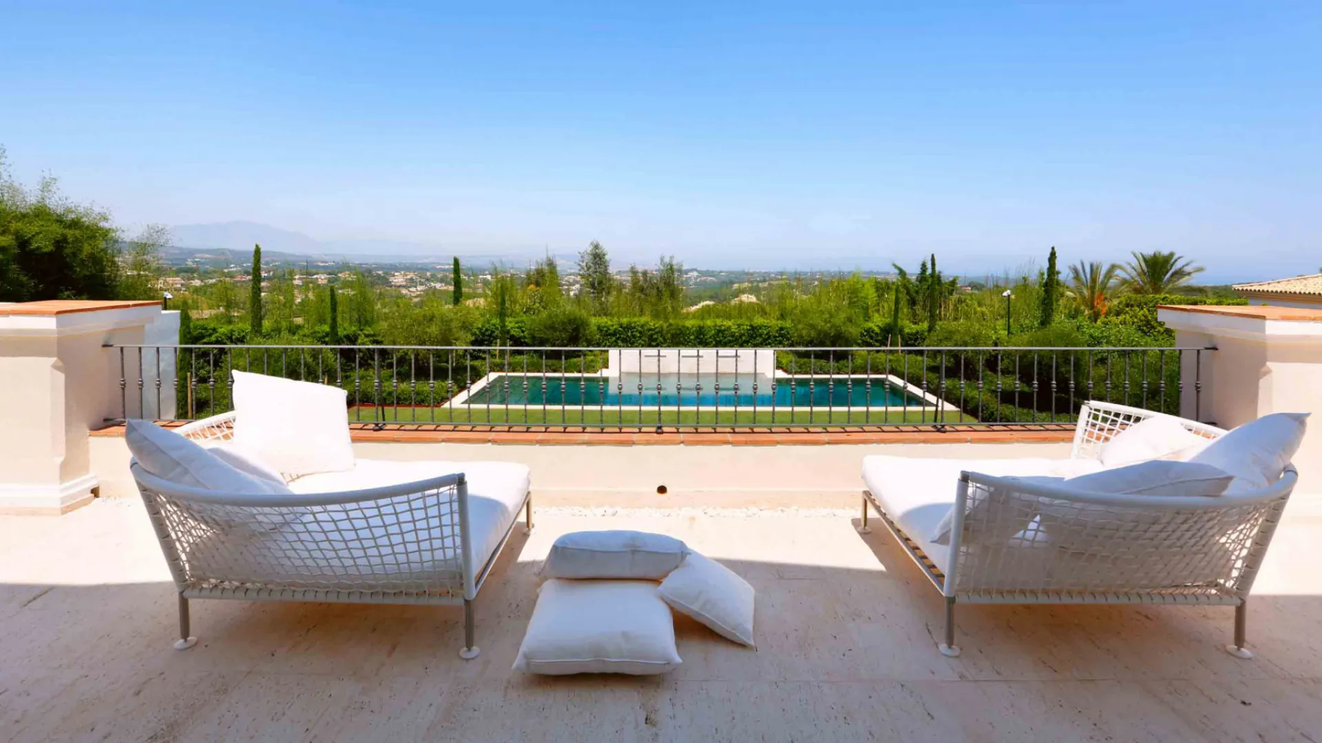 Villa for sale in Sotogrande with 6 bedrooms