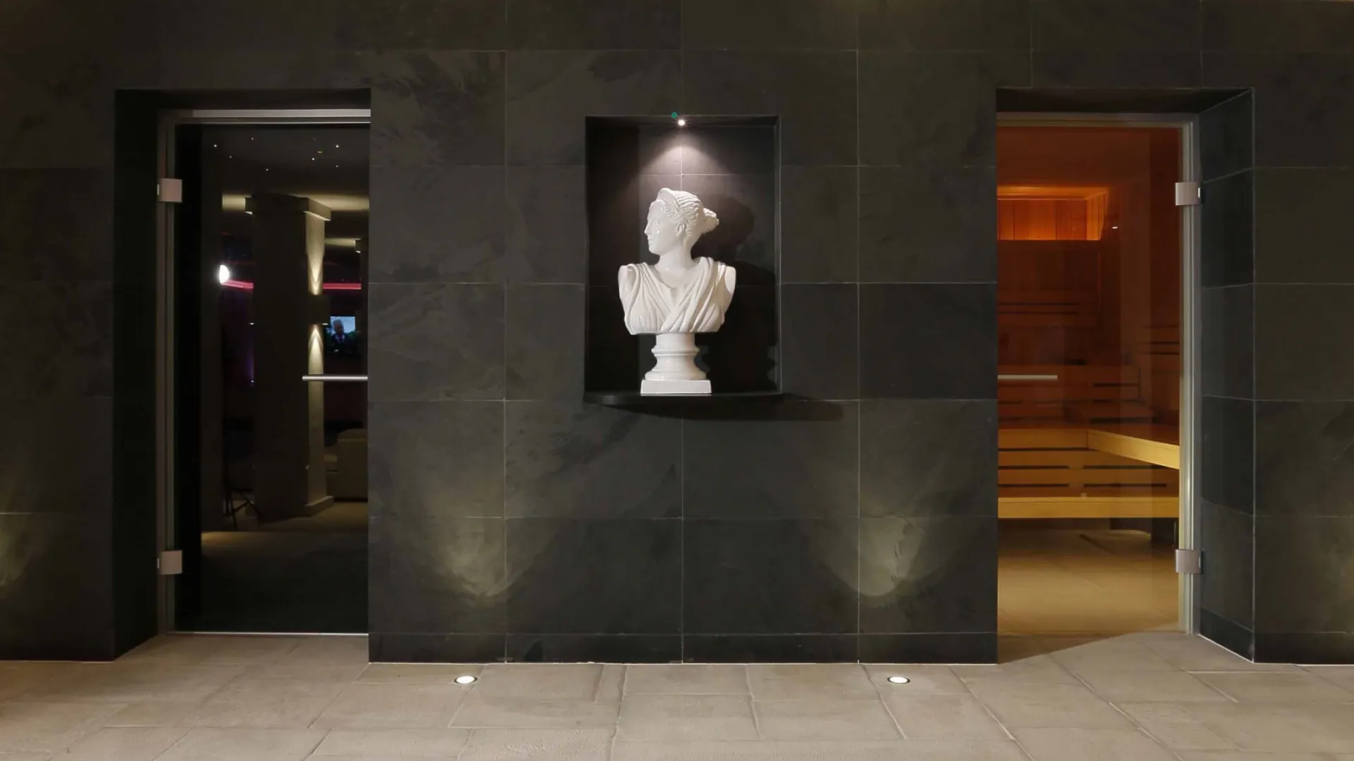 Villa for sale in Sotogrande with 6 bedrooms